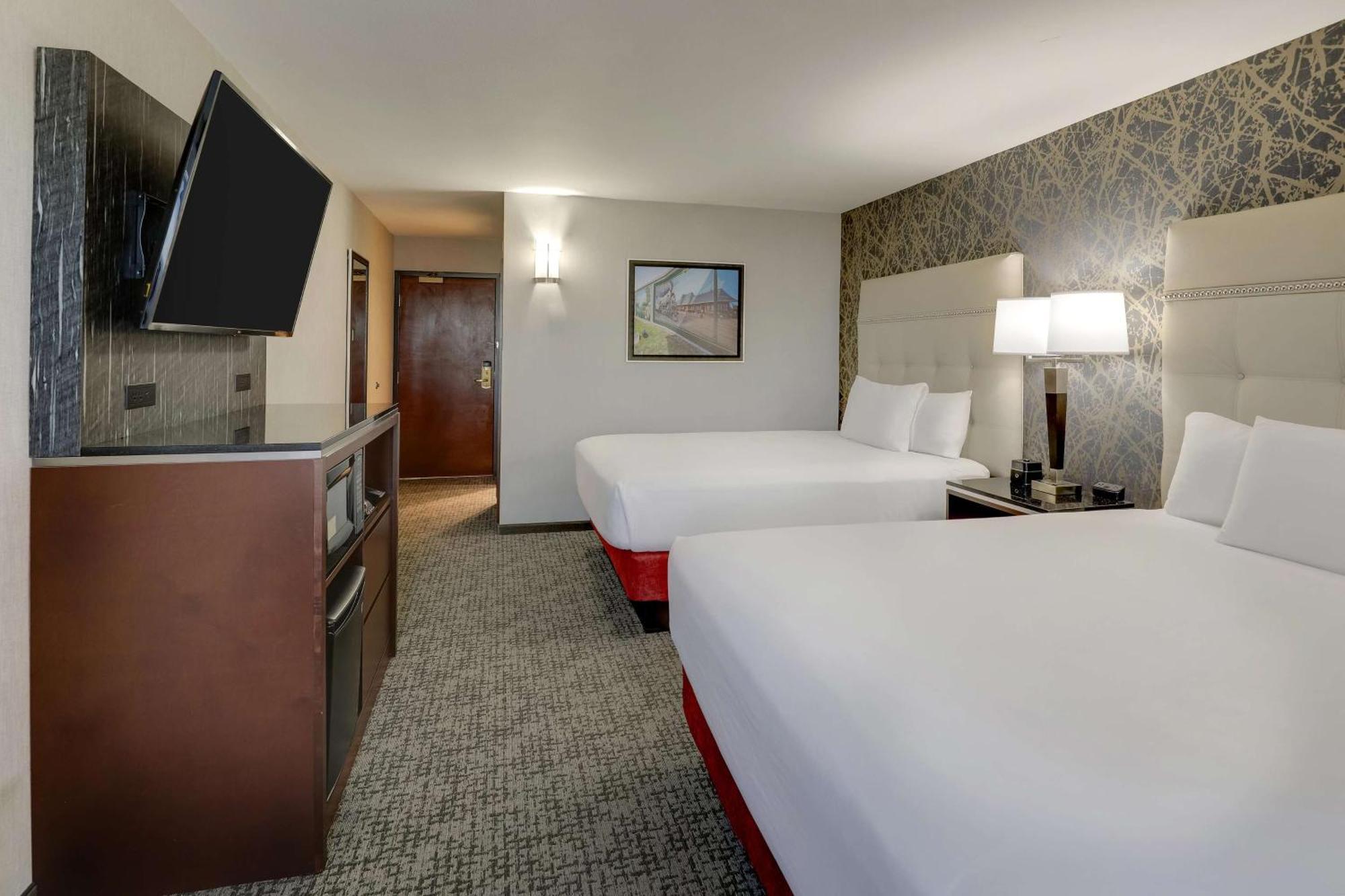 Drury Hotel 3*